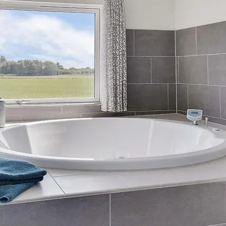 Sleeps 24 Pool Wifi Holiday home