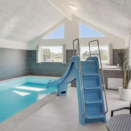 Holiday home Sleeps 24 Pool Wifi *