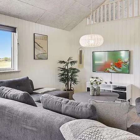 Sleeps 24 Pool Wifi Holiday home Keldbylille